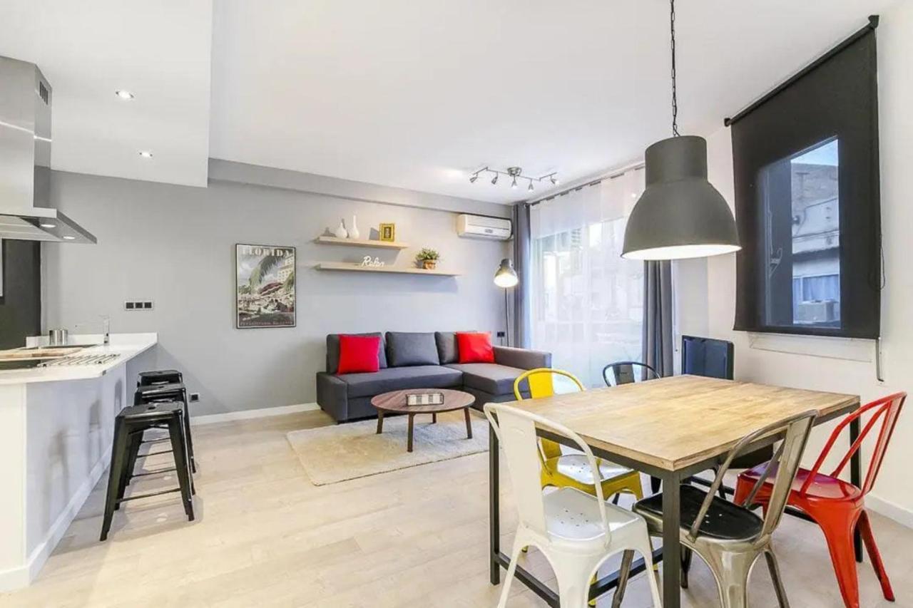 51Sam1021 - Modern Apartment Near Montjuic Barcelona Exteriér fotografie